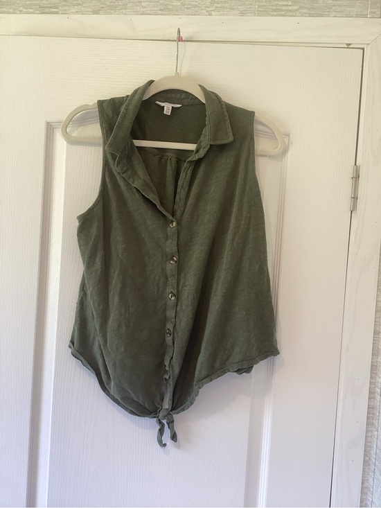 Time and Tru Tops - Time and Tru Olive Sleeveless Button-Front Tie-Hem Blouse 2XL EUC
